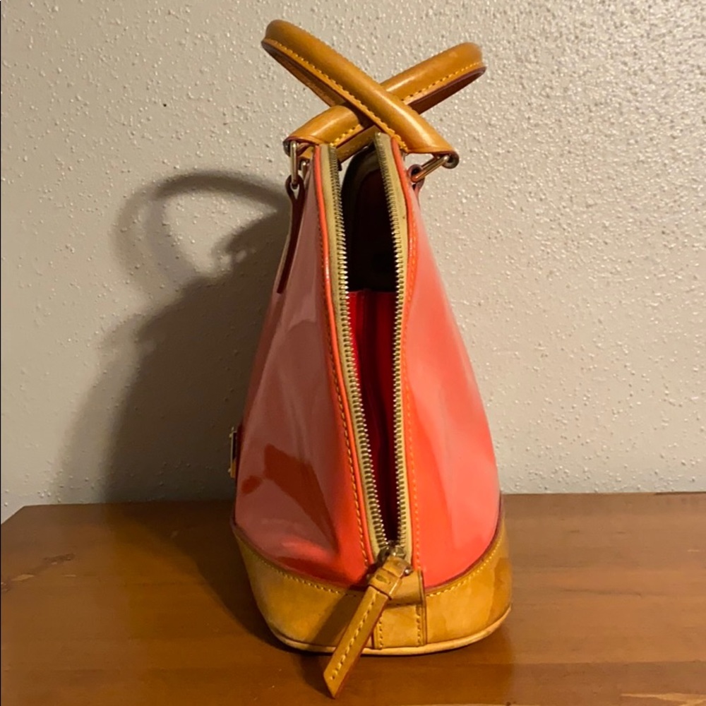 Dooney & Bourke - Picture 2 of 4